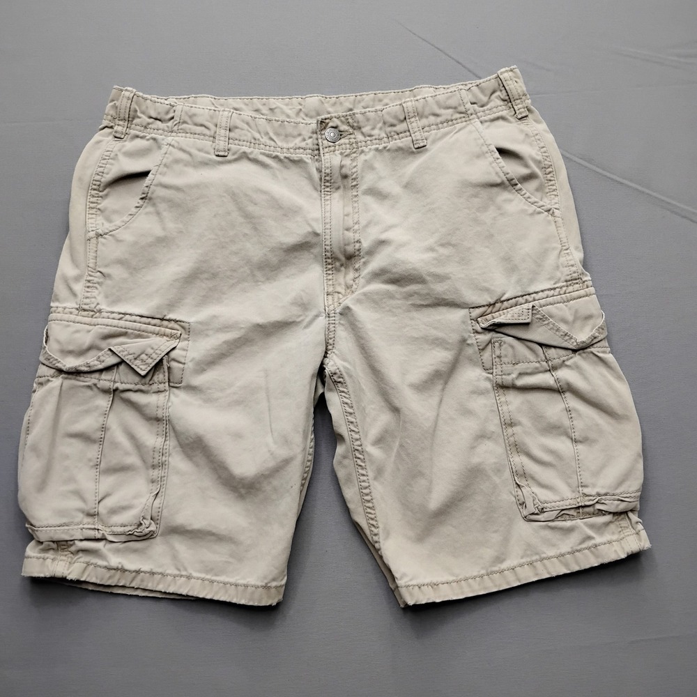 Levis Mens Cargo Shorts Tan Khaki Cotton Utility Pockets Size 36 11in inseam